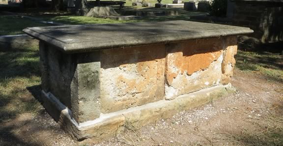 Completely repaired box grave
